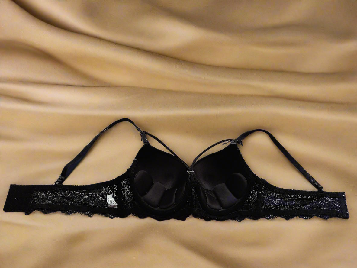 Elegant Padded Black Lace Bra – Comfort Meets Allure