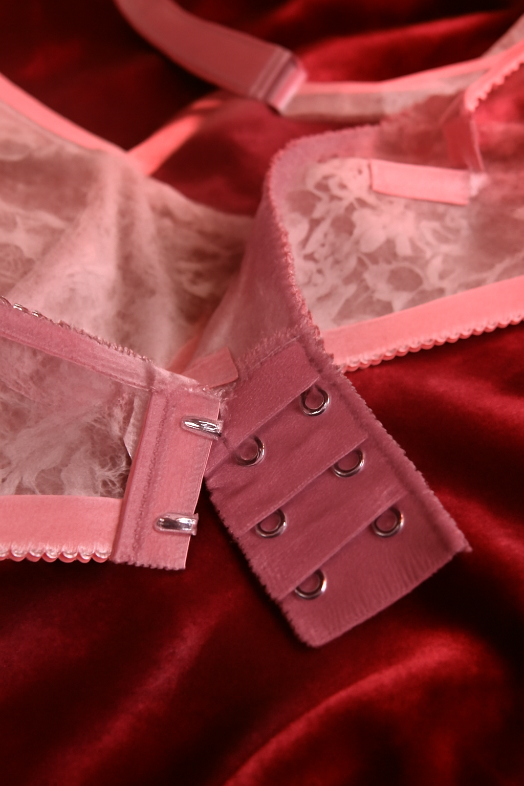 Elegant Pink Lace Bralette Bra