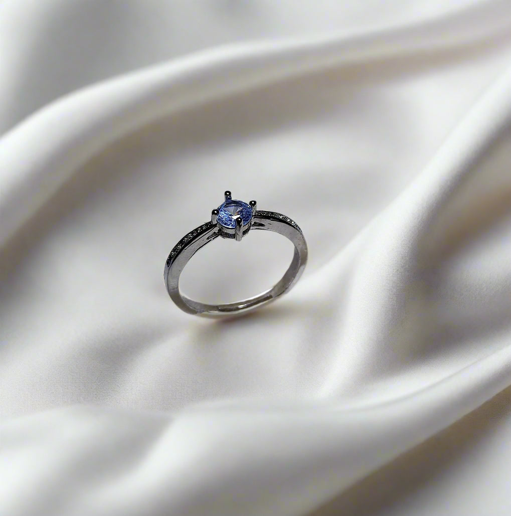 Classic Zirconia Solitaire Silver Ring