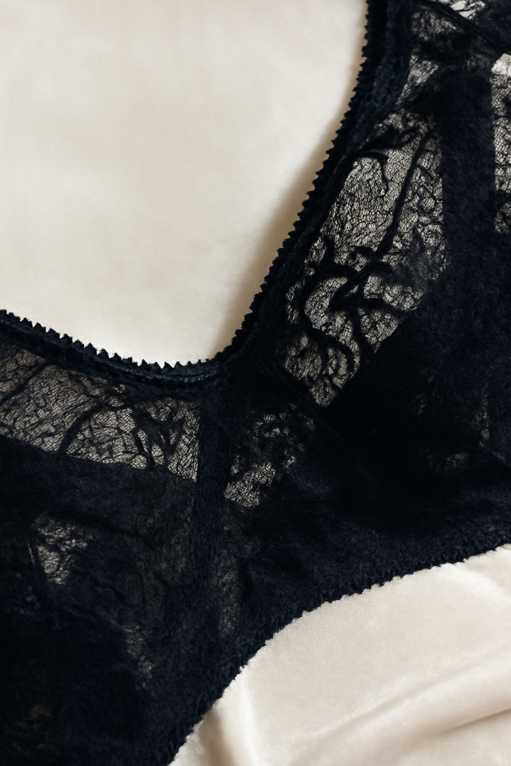 Elegant Black Lace Bralette Bra